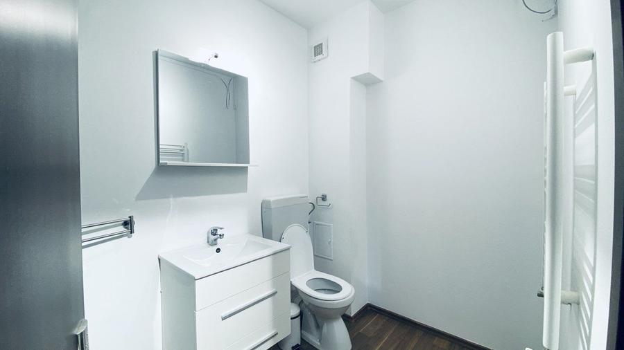 Spatiu Birou Domenii / Etaj 1 / Decomandat