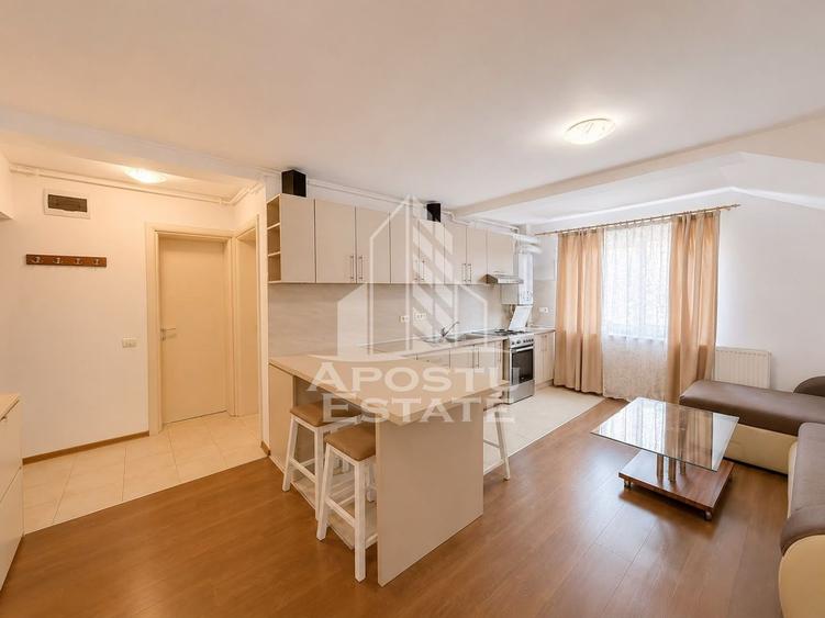 Apartament cu 3 camere de vanzare, loc de parcare, Dumbravita