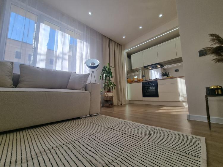 Apartament cu 2 camere,ultrafinisat ,zona centrală