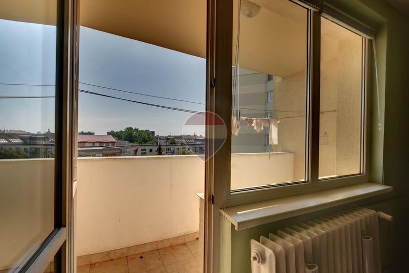 Apartament cu 3 camere de vânzare, zonă ultracentrală Timișoara