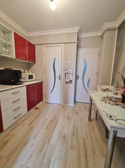 Vanzare apartament 3 camere dec in Galati, Sid-Vest, parter cu gradina
