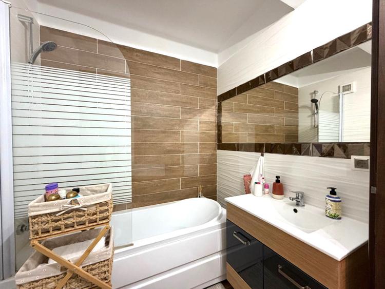 Apartament la cheie, 3 camere 100 mp, priveliste panoramica, Semicentral