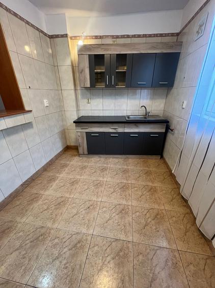 Calarasilor- Piata Muncii, vila 8 camere singur curte si teren 197 mp