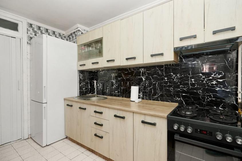 APARTAMENT 3 CAMERE -DECOMANDAT + LOC DE PARCARE - PITEȘTI