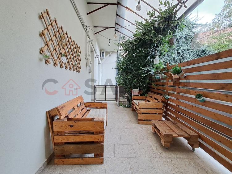 Apartament La Curte Comuna, Zona Centrală!!