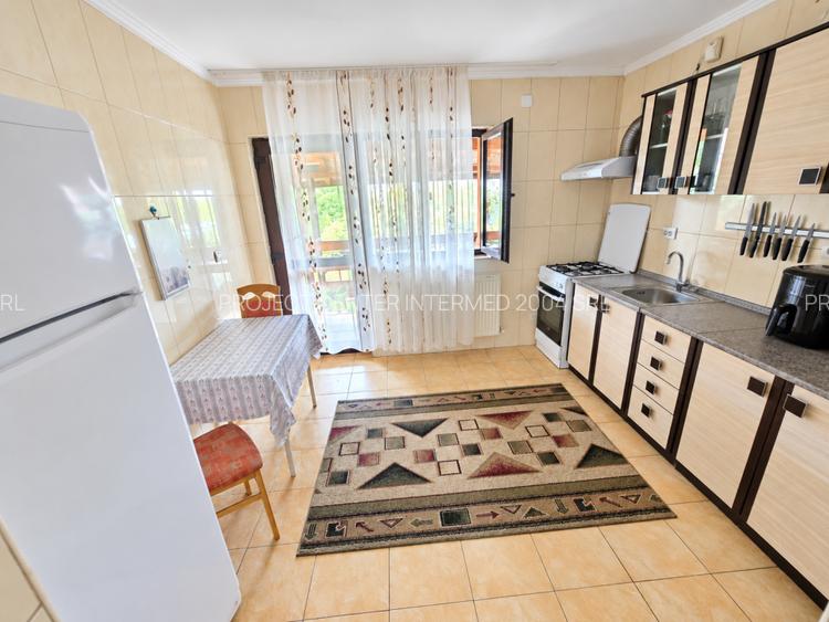 Vilă zona Rolast, S+P+1, sup teren = 587 mp