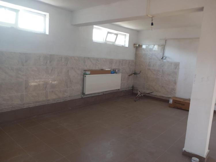 Spațiu birouri și depozit, 84 mp, parcare, zona Băicoi
