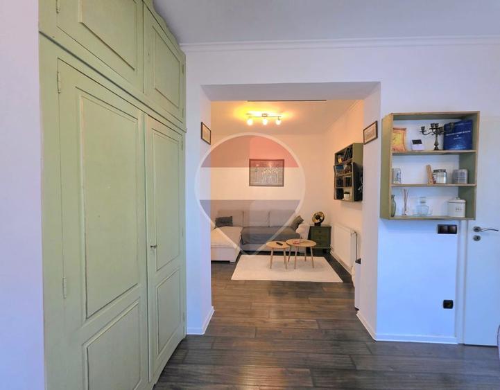 De închiriat casa cu 2 camere + loc de parcare inclus