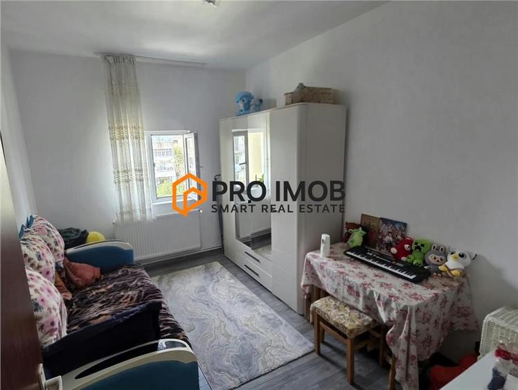 Apartament 2 camere cf 1 decomandat zona Brosteni