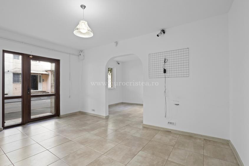 Apartament cu 2 camere de vânzare în Mangalia – Renovat, parter, Strada Sirenei