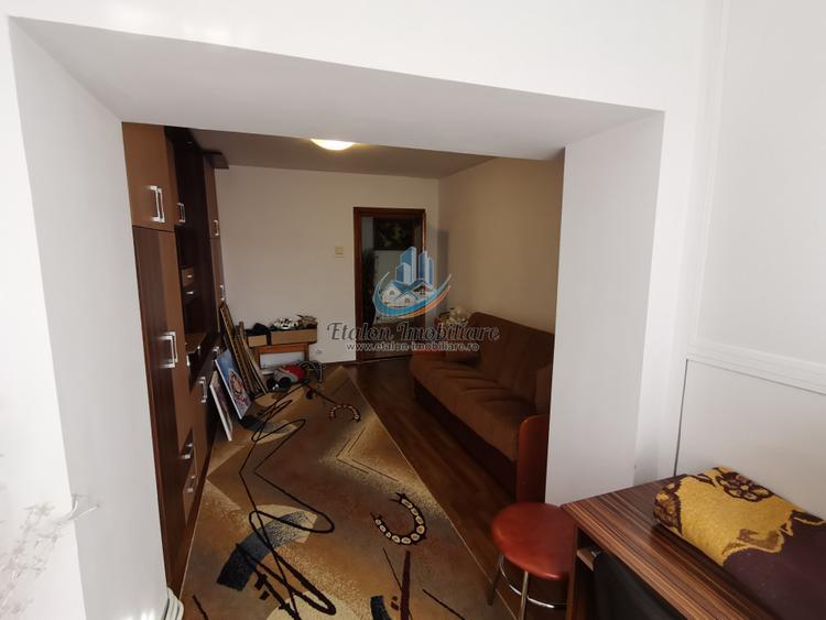 Apartament 3 camere, decomandat, 1 Mai