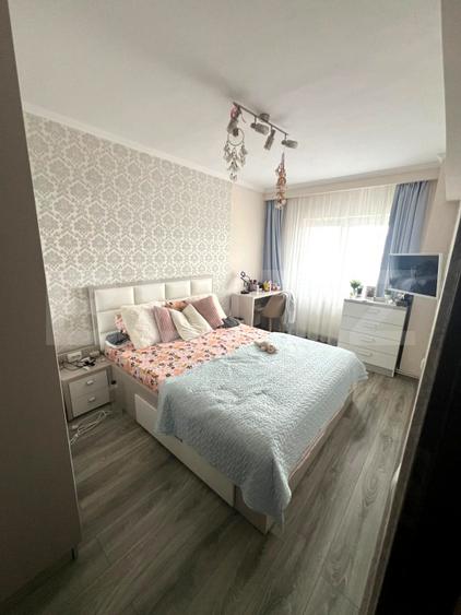 Apartament 4 camere, 86 mp, balcon, 2 băi, etaj intermediar, Manastur