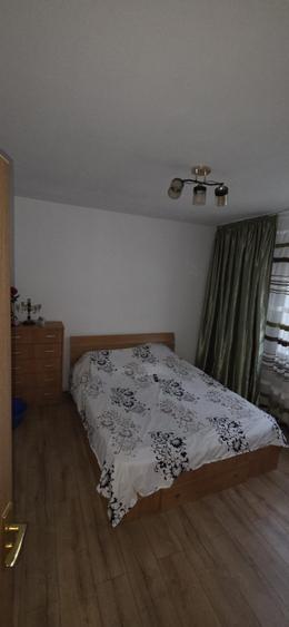 2 camere Frații Golesti zona Gară