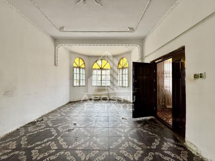Casa individuala, teren 694mp, toate utilitatile, zona Balcescu