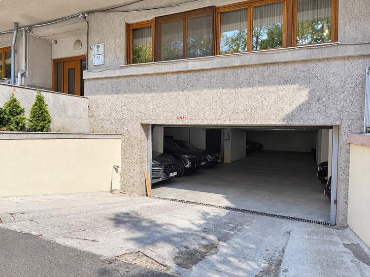 Aviatorilor | Etaj 1 | 200 mp | 5 camere | Garaj + boxă | 2 terase