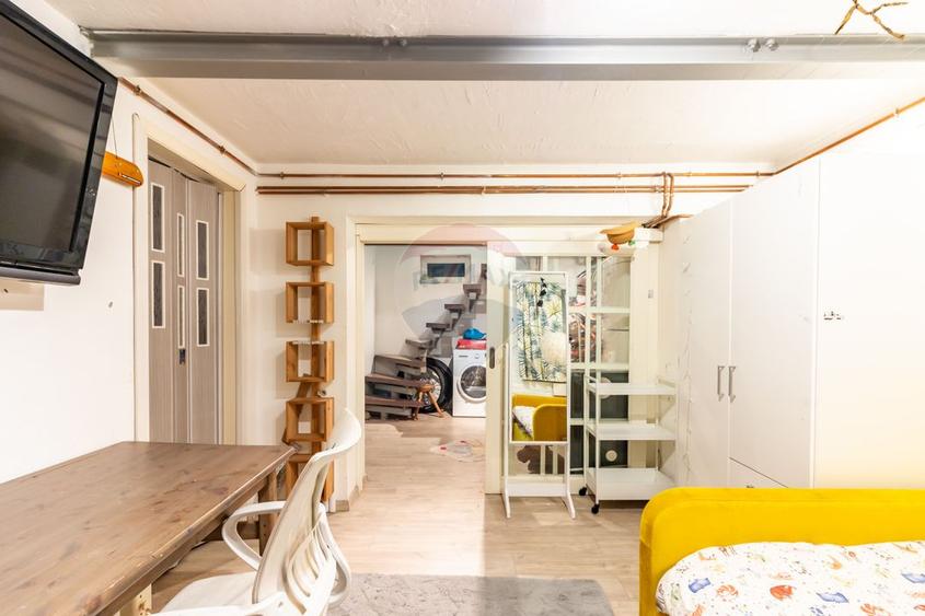Apartament 4 camere de inchiriat in vila/ parter/ curte proprie/ Turda