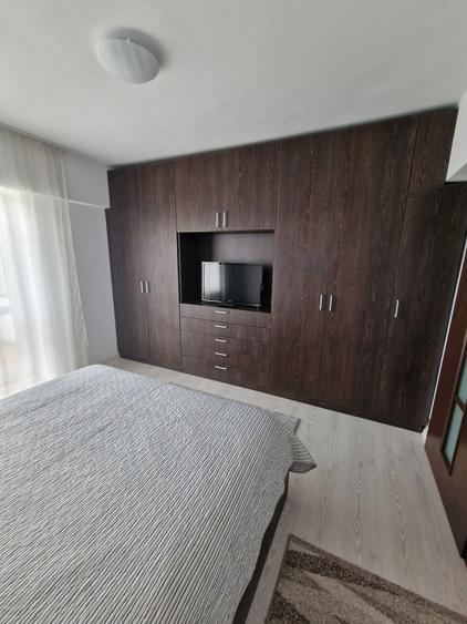Proprietar, bld. Unirii nr. 60, et. 7/9, lux, totul nou