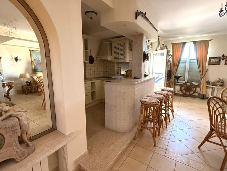 Apartament 4 camere, 101.21 mp, pe plaja Coral Beach – Navodari