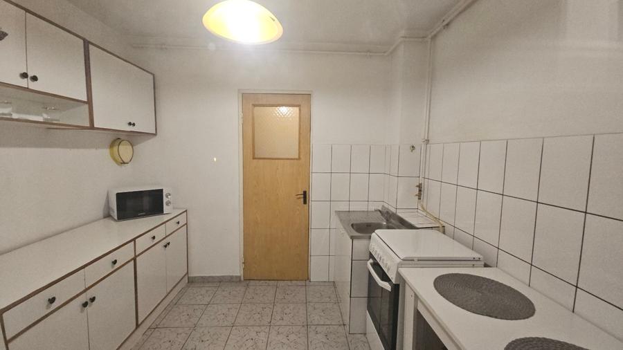 Vand apartament 3 camere zona Far