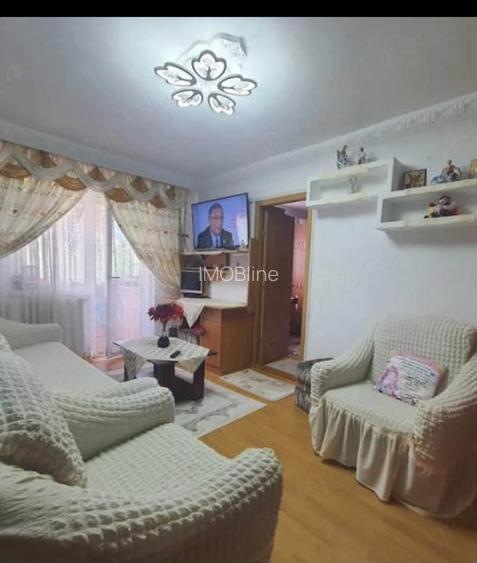 vânzare apartament 2 camere zona Km 4-5 mobilat utilat 40 mp