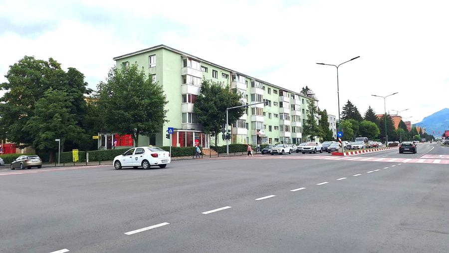 Piata Astra, apartament 2 camere la etajul 1, liber, 87000 euro