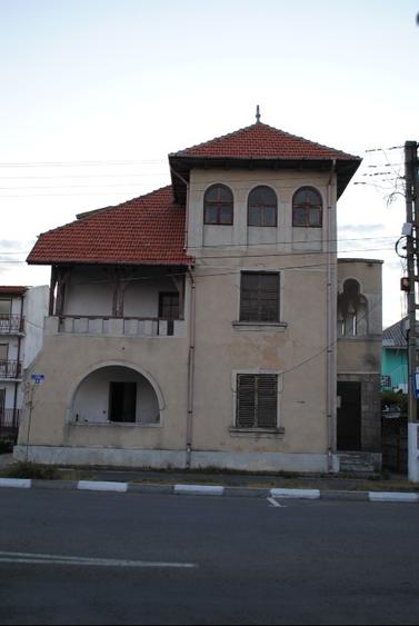 Conac Eforie-Sud - randul intai pe faleza, vedere deosebita, ocazie unica.
