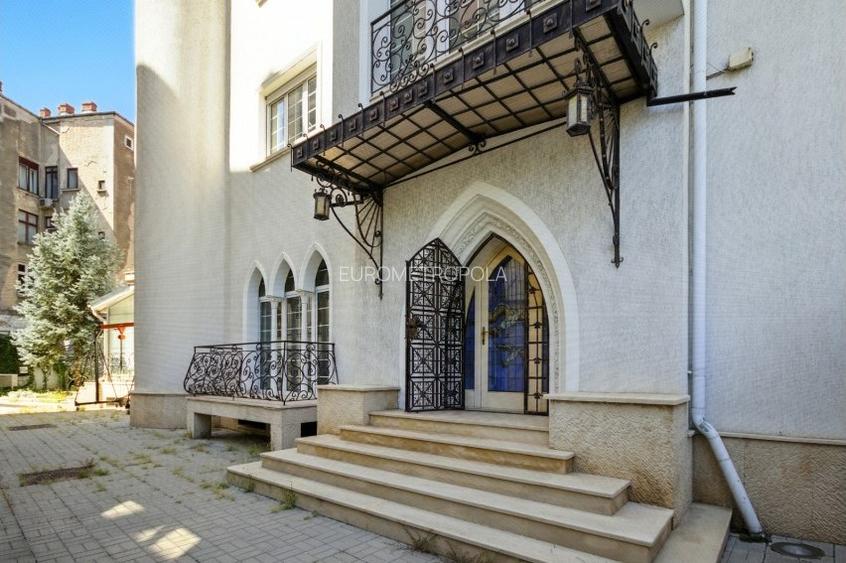 Vila cu arhitectura deosebita, adiacent Bd-ului  Lascar Catargiu, refacuta - 4