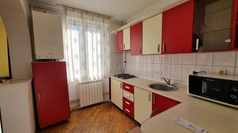 Apartament 3 camere centru 92000 Euro