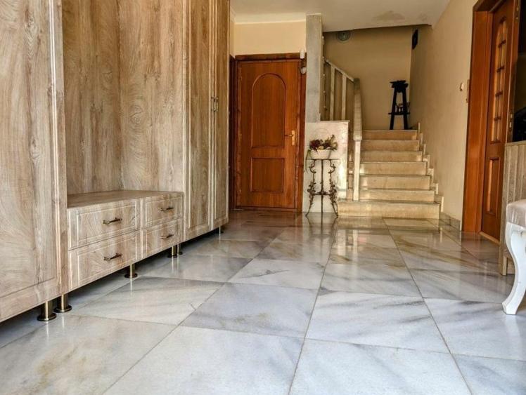 Bucurestii noi - casa deosebita, 5 camere, 3 bai, metrou si Parc la 5 minute!