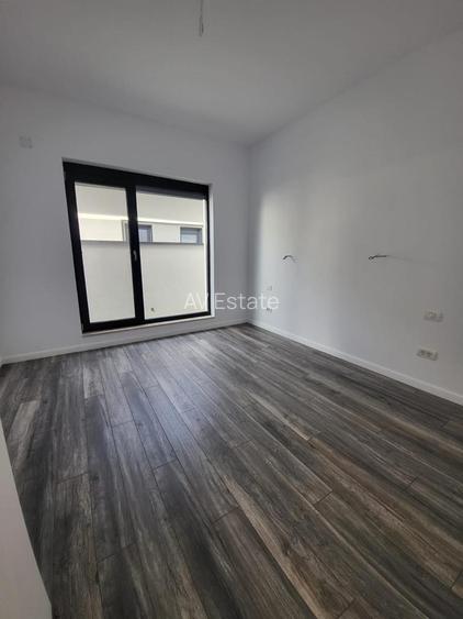 AV694 Proprietar- Duplex de vanzare, P+1E, 4 camere, 3 bai, la COVACI