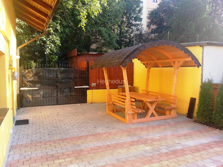 Apartament in casa triplex, parcare in curte.Semicentral pe str.Minerilor nr50B. - 2