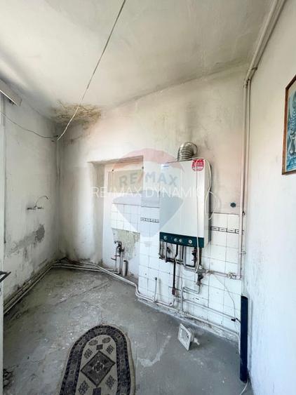 Casă cu 3 camere de vânzare în zona centrala comison 0% + garaj - 12