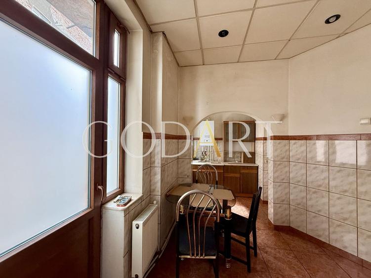 Apartament in vila interbelica | singur pe etaj