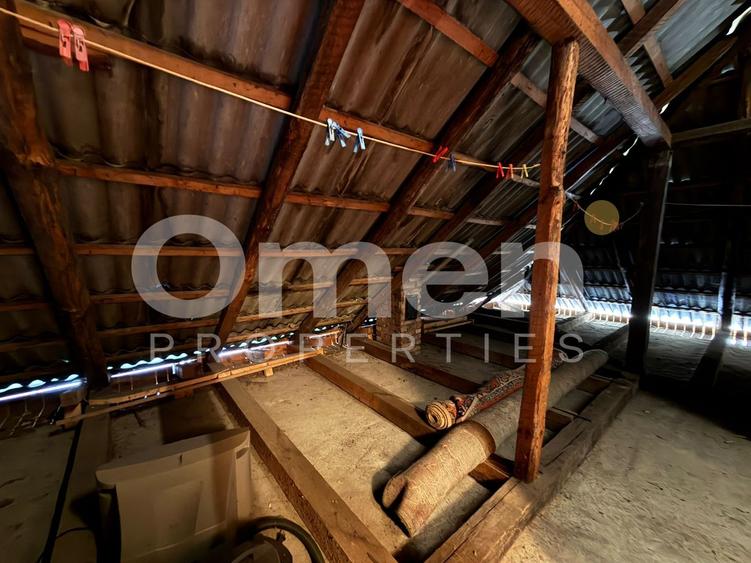 Casa cu piscina de vanzare, cu 6 ari de teren, Unguras