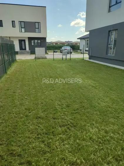 Vila 4 Camere P+1De Vanzare | Individuala Complex Rezidential | Curte