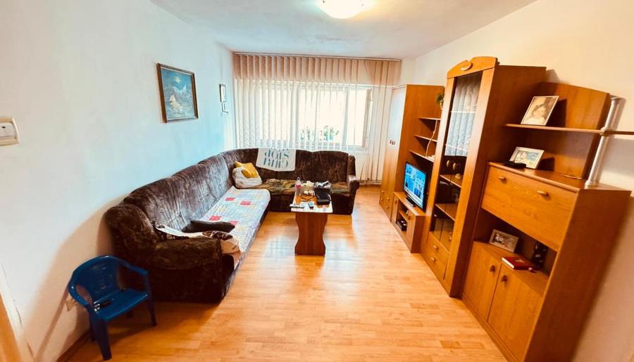 Apartament 2 camere intrare Răcădău, Strada Carpaților, etaj