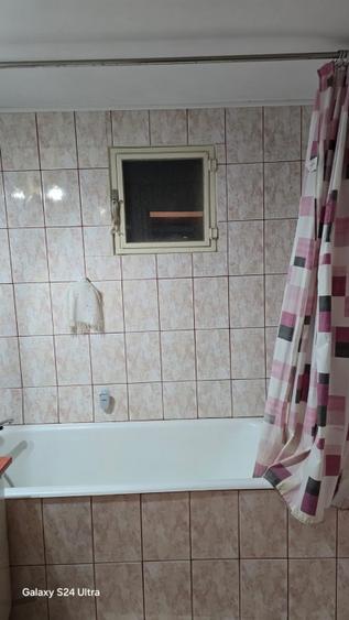 Inchiriez apartament 3 cam