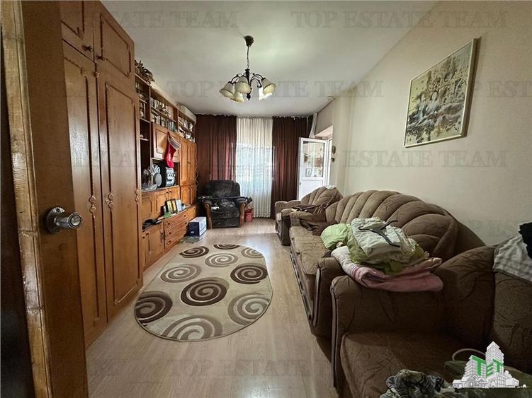 Apartament 3 camere de vanzare langa metrou zona Aviatiei Bucuresti