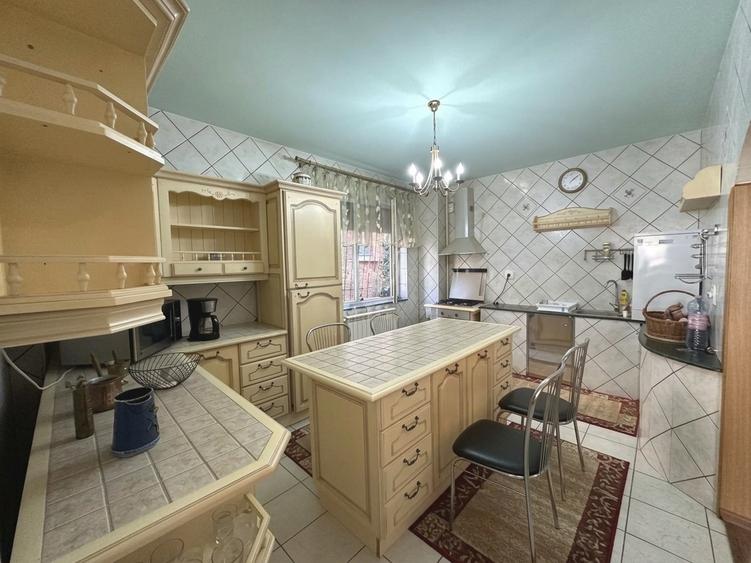Dorobanti 4 camere cu 2bai si parcare + prox. metrou