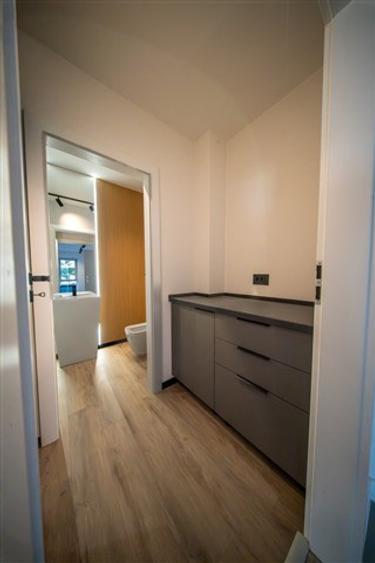Spatiu birouri, renovat 2026, 84 mp., 2 locuri de parcare