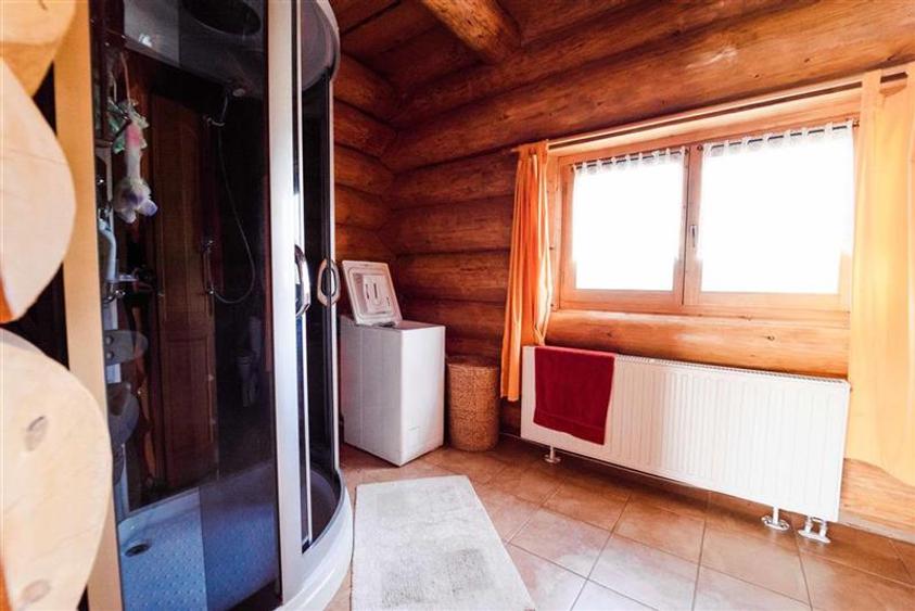 Casa din busteni cu ferma zootehnica si afacere (Tengheler, Com. Ditrau)