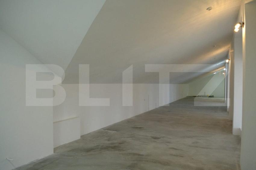 Spatiu industrial, 1890 mp + teren 10450 mp, zona Burdujeni