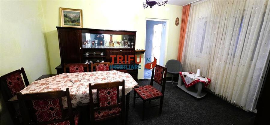 Apartament 4 camere semidecomandat etaj 8 zona Bulevard Cetate