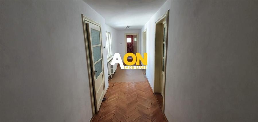 Apartament la casa, 4 camere, 114 mp si teren 228 mp teren