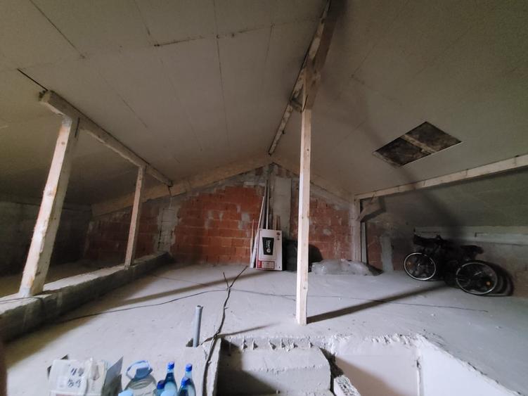Vila P+1+Mansardă – Str. Amurgului, 12-15 min de metrou Dimitrie Leonida