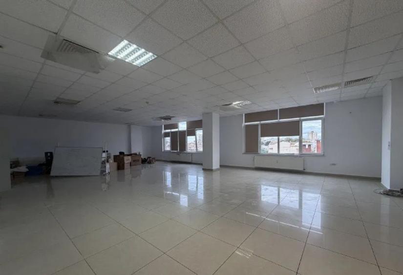 Delfinariu-bd. Mamaia, spatiu birouri, 120 mp., openspace