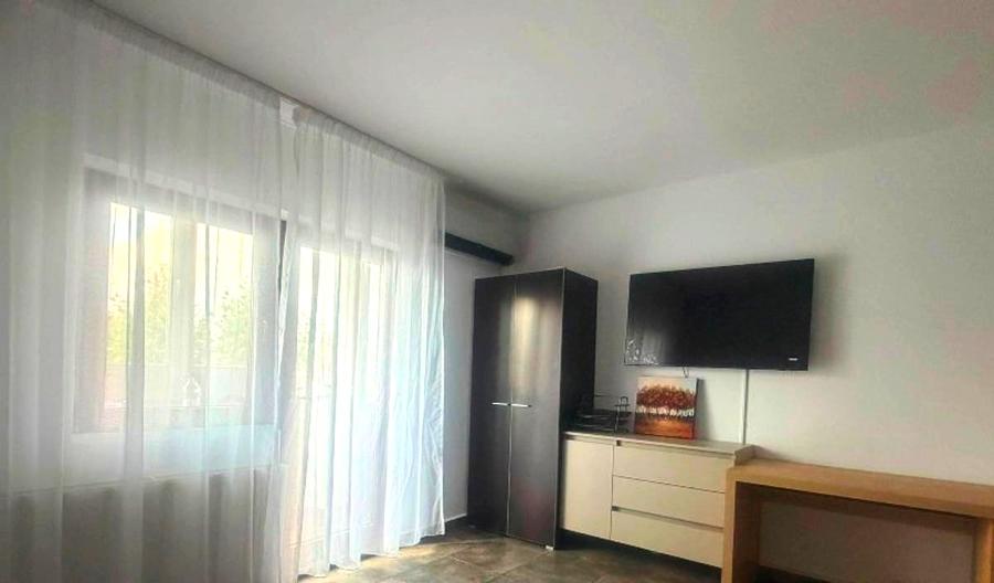Inchiriere Garsonieră Decomandată | 13 Septembrie – Panduri