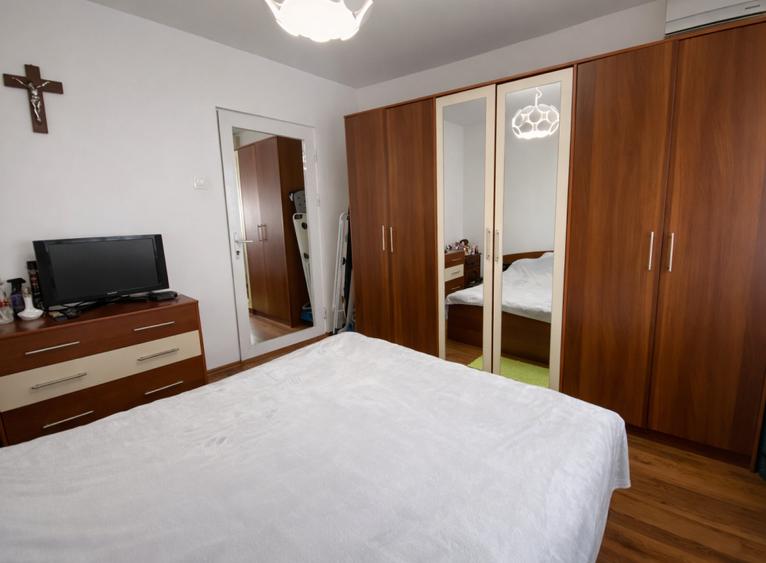 Apartament 3 camere | Decomandat | Etaj 2 | Parcare | zona Poarta 6