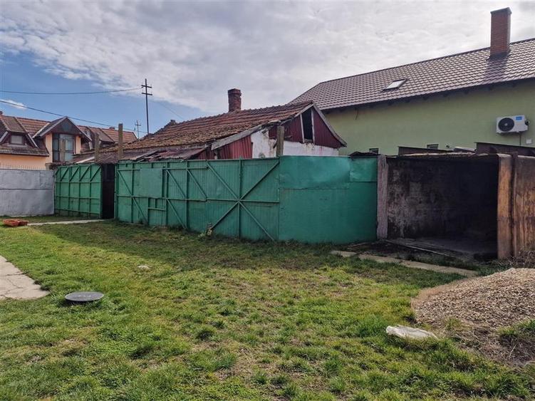 RECO Casa de demolat cu teren mare in Bors