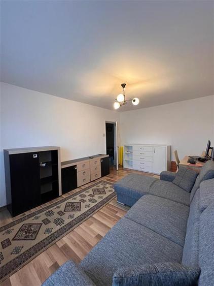 Apartament 3 Camere Decomandat Metalurgie Etaj Intermediar